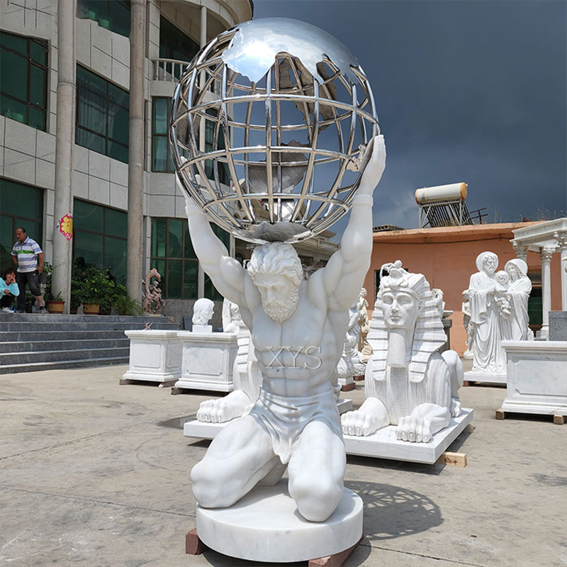 অ্যাটলাস স্টোন-কার্ভড গ্লোব ভাস্কর্য